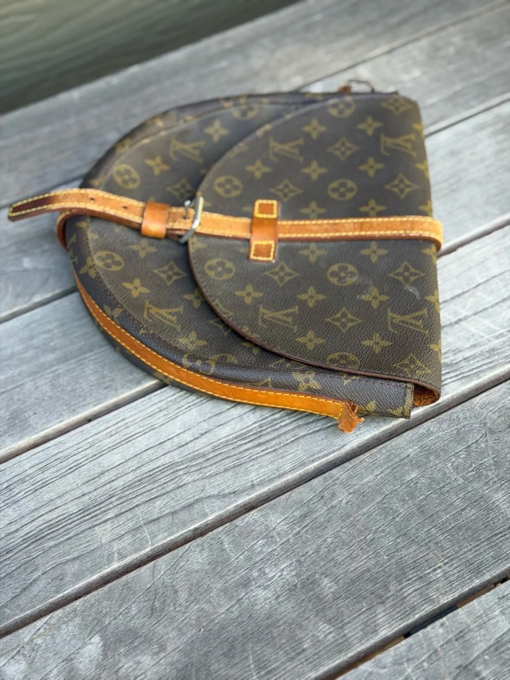 Louis Vuitton Monogram Canvas Crossbody Saddle Bag with Tan Trim - Picture 8 of 9